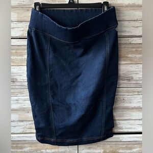 THALIA SODI pull on stretch denim skirt in size S. Excellent condition.